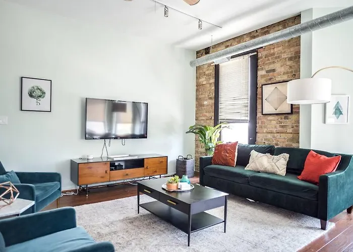 Luxury Downtown Penthouse With Private Rooftop