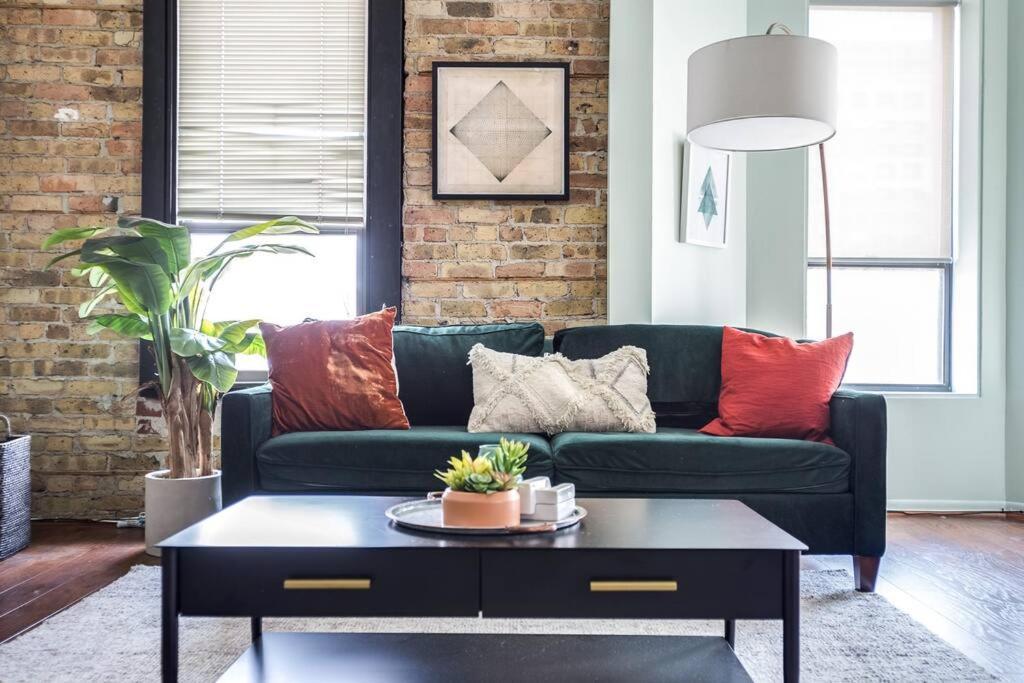 Luxury Downtown Penthouse With Private Rooftop Apartment